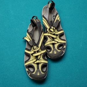 *AHNU TILDEN V WATER SHOES*